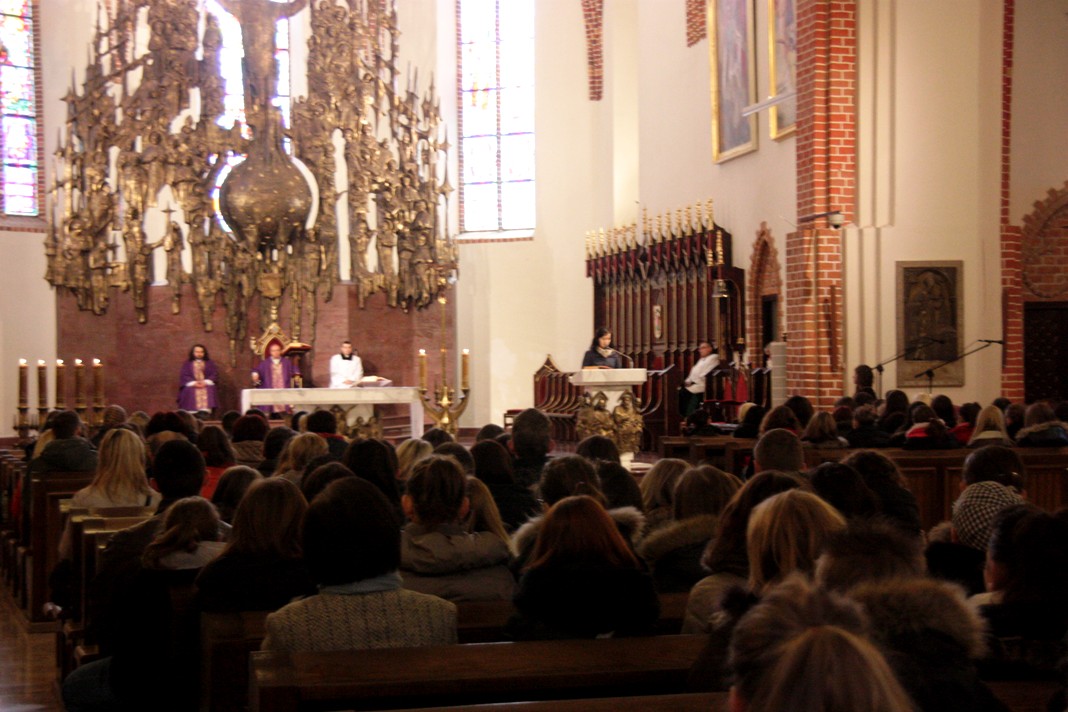 Mszy Św. w piątek przewodniczył ks. bp Janusz