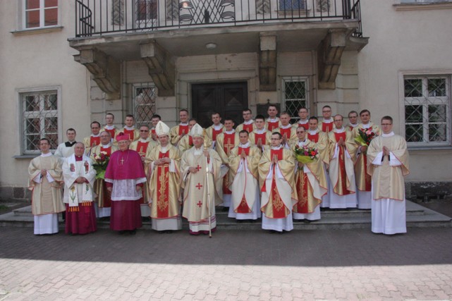 Pamiątkowe zdjęcie po zakończonej uroczystości