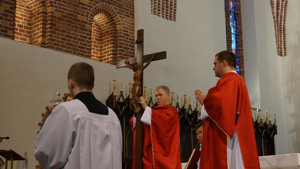 Wielki Piątek. Odsłonięcie Krzyża