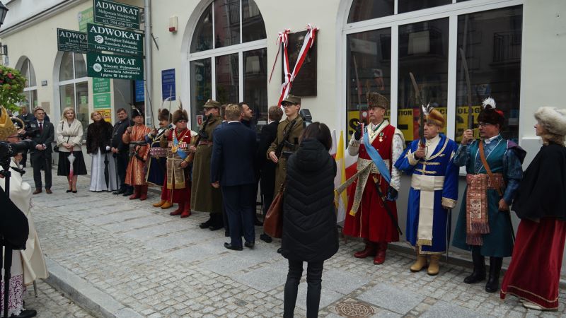 Odsłonięcie tablicy pamiątkowej.