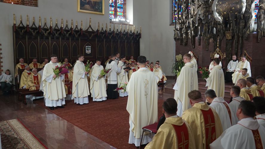 Moment podziękowań na zakończenie liturgii.