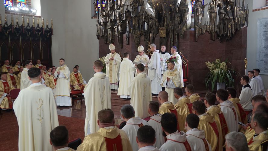 Przekazanie dokumentów i nominacji.